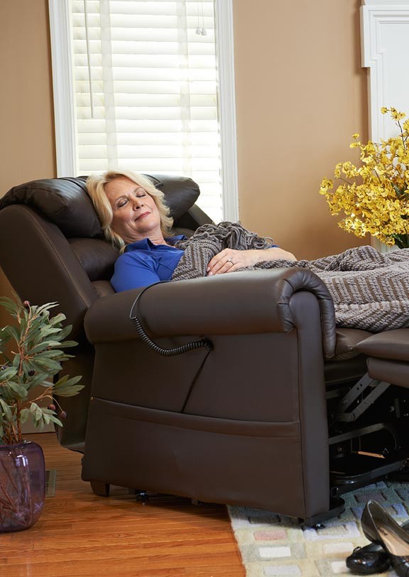 Golden PR766 Relaxer Power Lift Recliner - Thumbnail 4